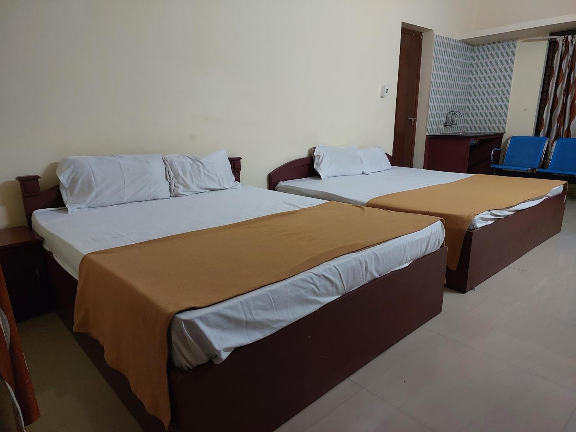 Adhithya Apartments Guruvāyūr Exterior foto