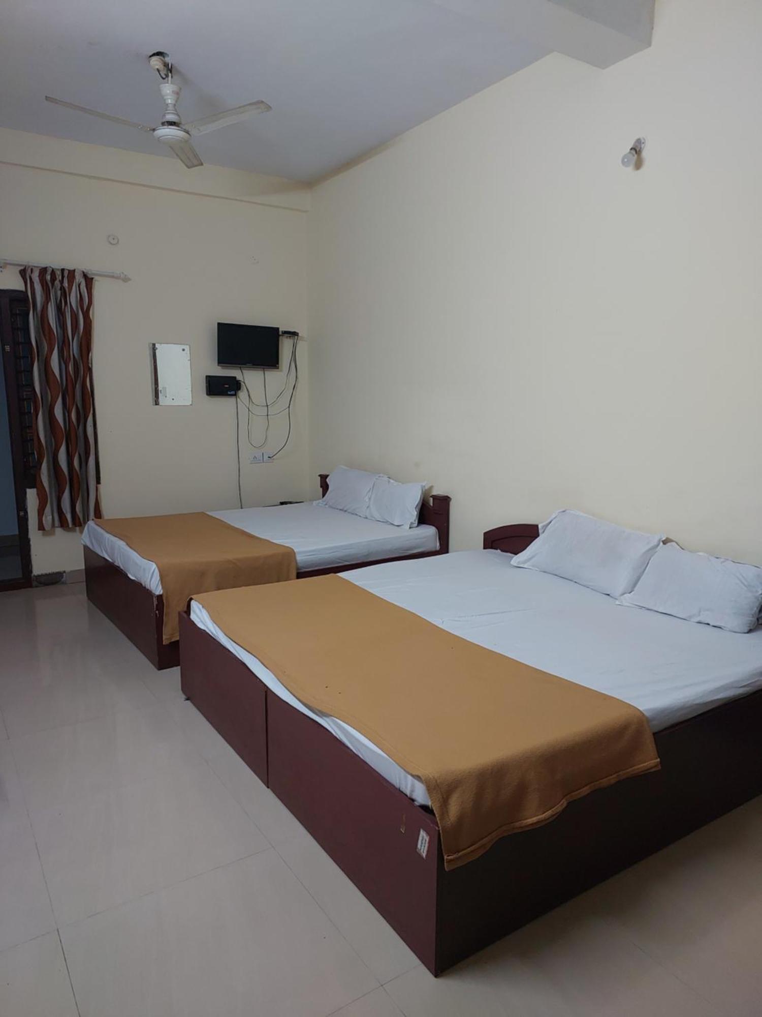 Adhithya Apartments Guruvāyūr Exterior foto